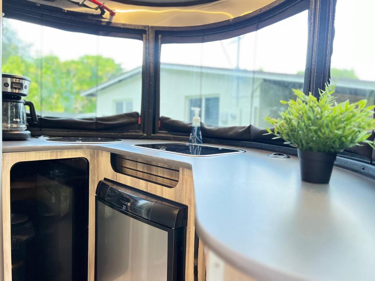 شقة Work, Rest And Play: Wifi, Tv And Backyard Bliss نورث ميامي بيتش المظهر الخارجي الصورة